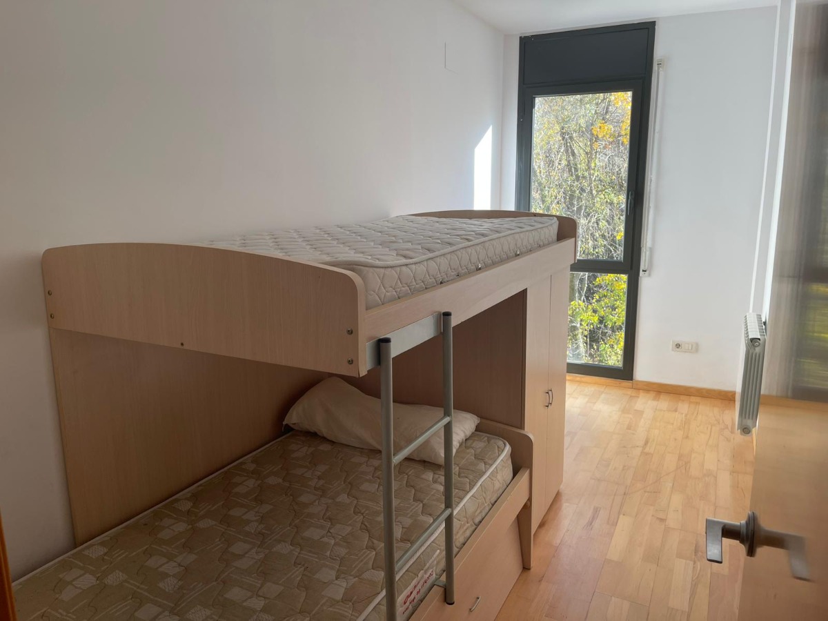 Imagen piso si 9 hab 2_1.jpg